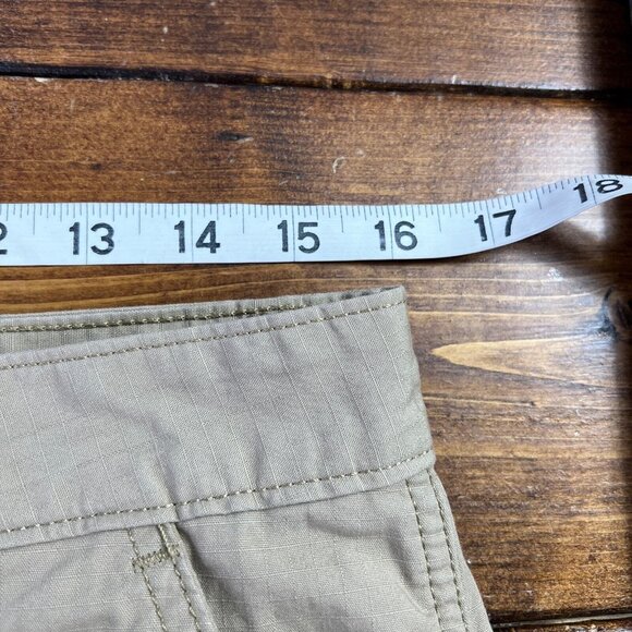 Levi’s Cargo Shorts men’s size 30 (measures 32) beige utility pockets outdoors - Picture 7 of 11